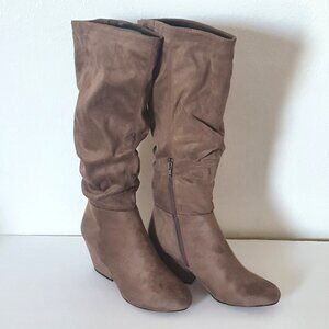 Bella Vita Karen II Taupe Super Suede Sz 9.5 Zip Closed Toe Knee Boots Juniors